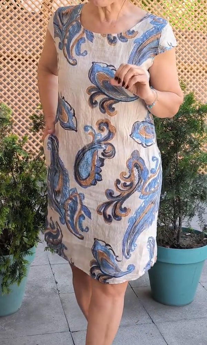 Beautifully Finished Dress in a Timeless Design