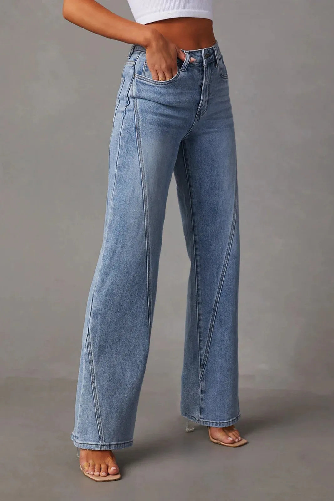 Effortlessly Elegant Pants with a Timeless Design