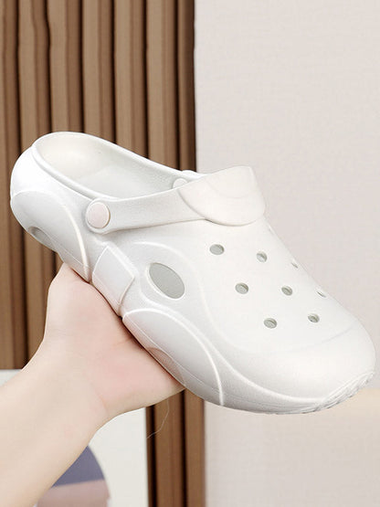 Beautifully Finished Sandals in a Timeless Design