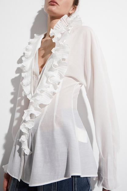 Effortlessly Elegant Shirt with a Timeless Design