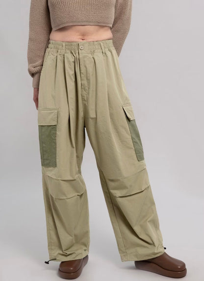 Well Tailored Trousers with a Graceful Silhouette