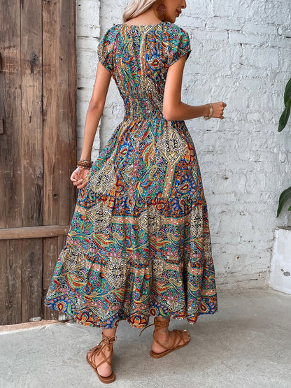 Effortlessly Elegant Dress with a Timeless Design