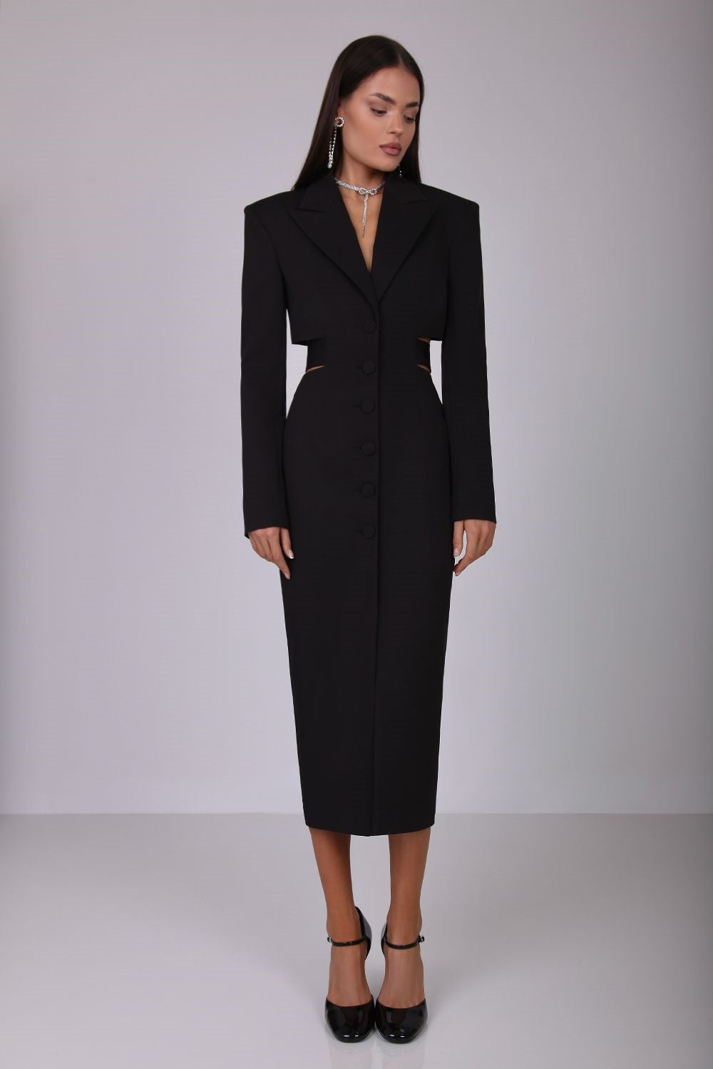 Beautifully Finished Dress in a Timeless Design