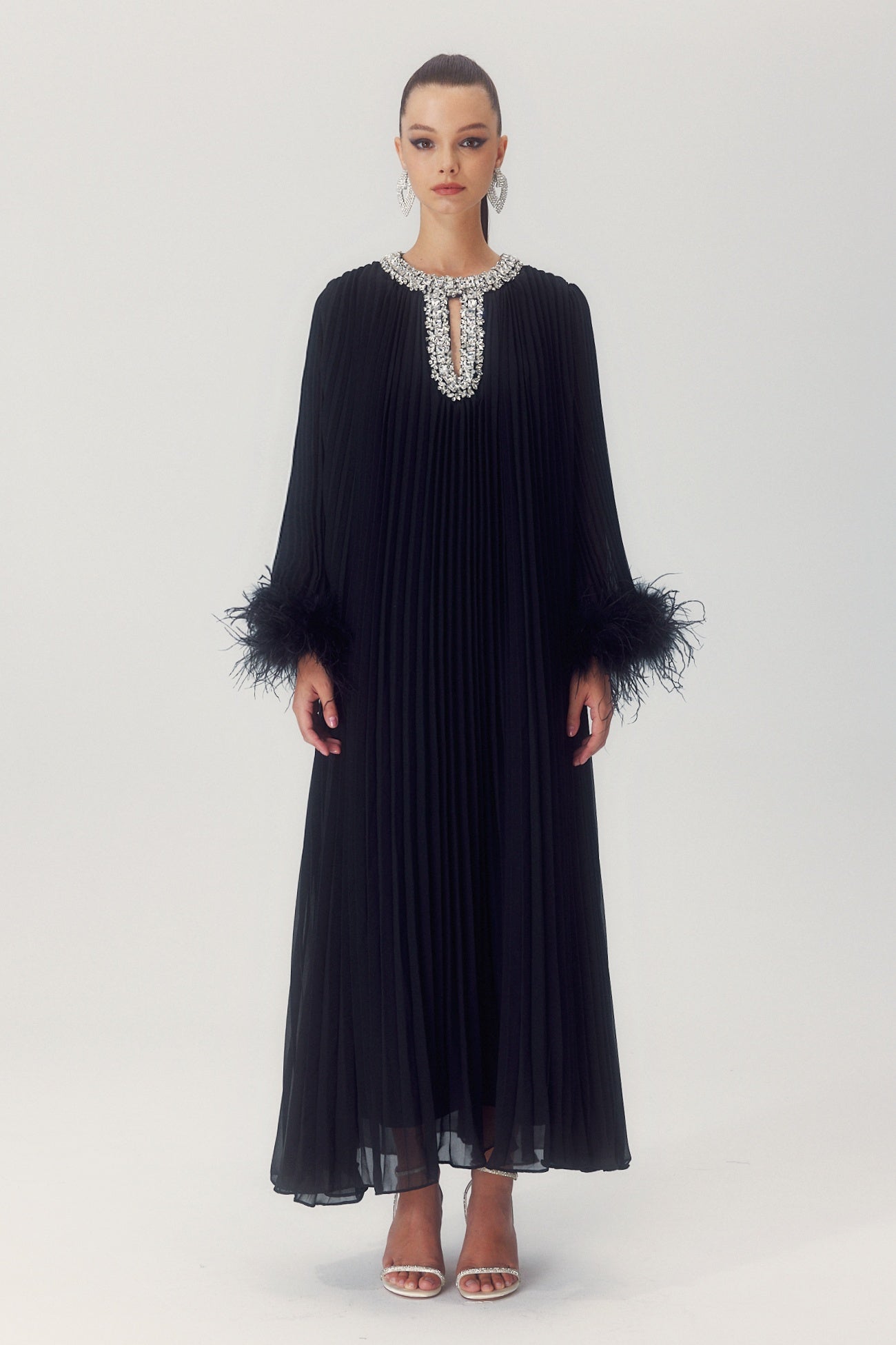 Effortlessly Elegant Dress with a Timeless Design