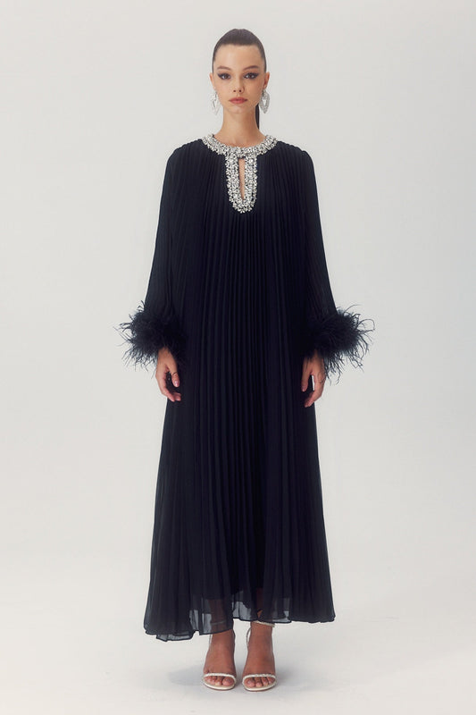 Effortlessly Elegant Dress with a Timeless Design