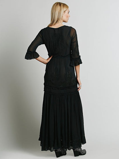 Classic Vintage & Enduringly Stylish Dress