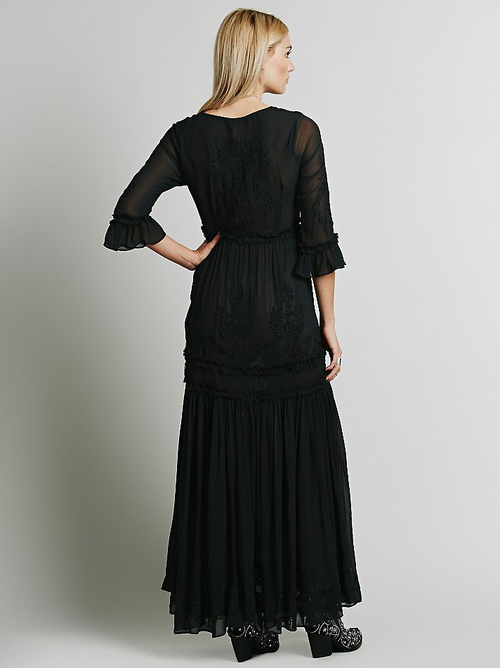 Classic Vintage & Enduringly Stylish Dress