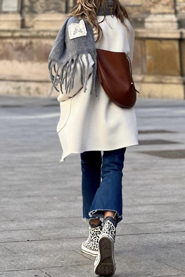 Well Tailored Jacket with a Graceful Silhouette