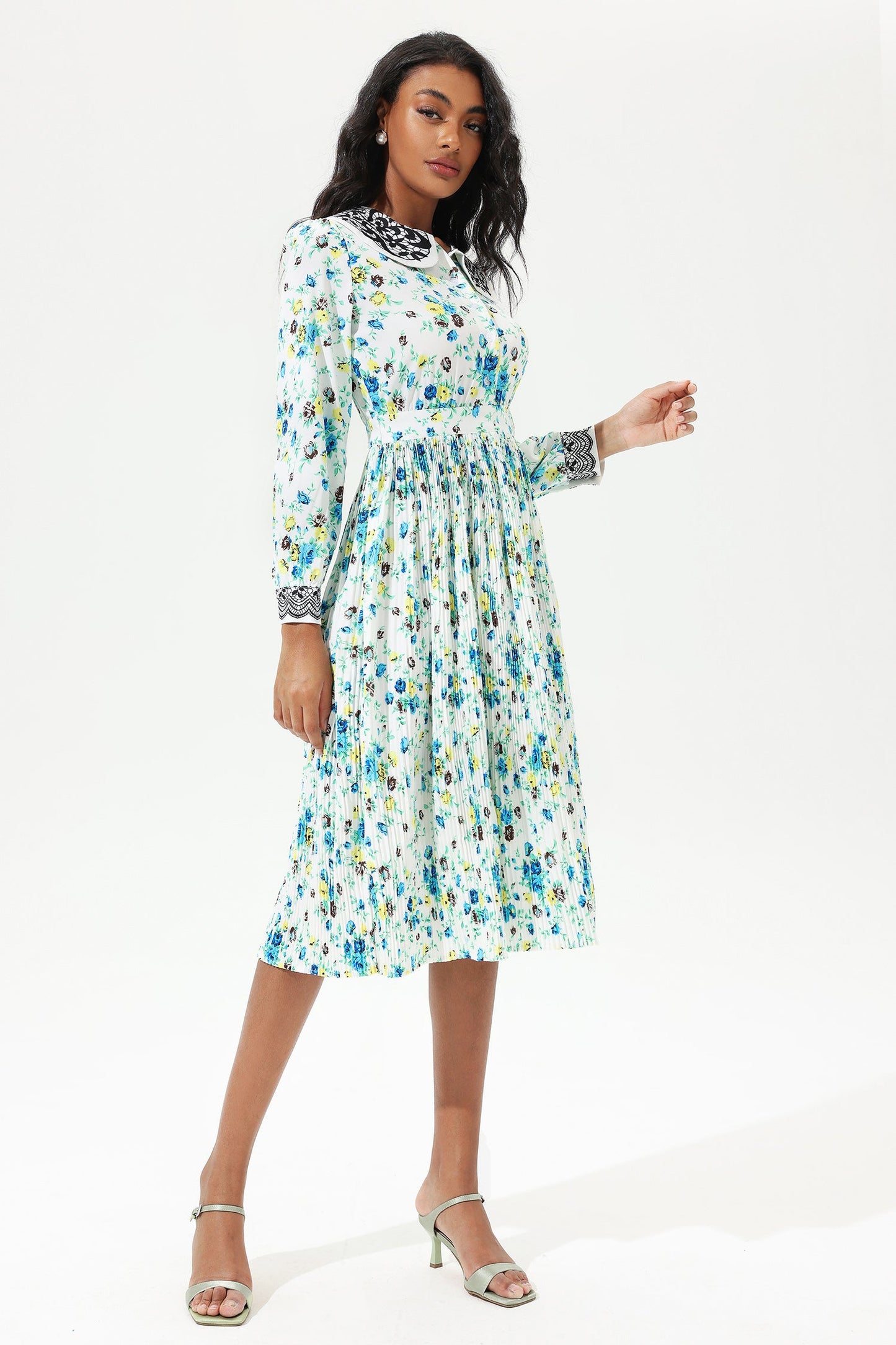 Well Tailored Dress with a Graceful Silhouette