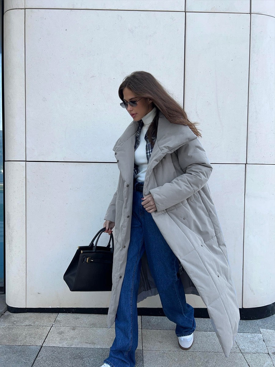 Effortlessly Elegant Coat with a Timeless Design
