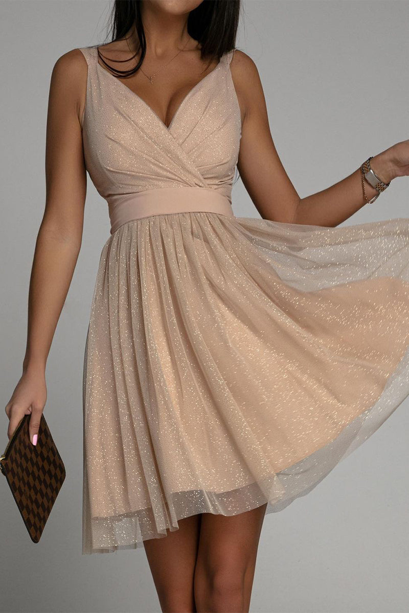 Sophisticated Garment with a Clean Classic Look