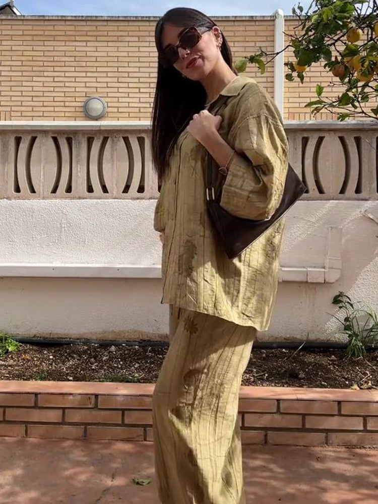 Beautifully Finished Pants in a Timeless Design