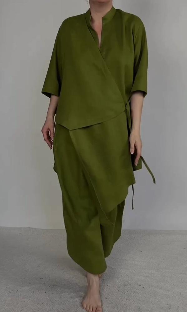Effortlessly Elegant Pants with a Timeless Design
