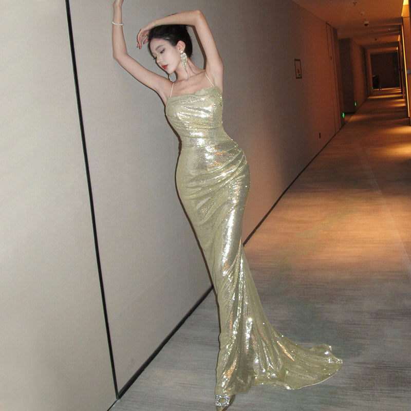 Well Tailored Dress with a Graceful Silhouette