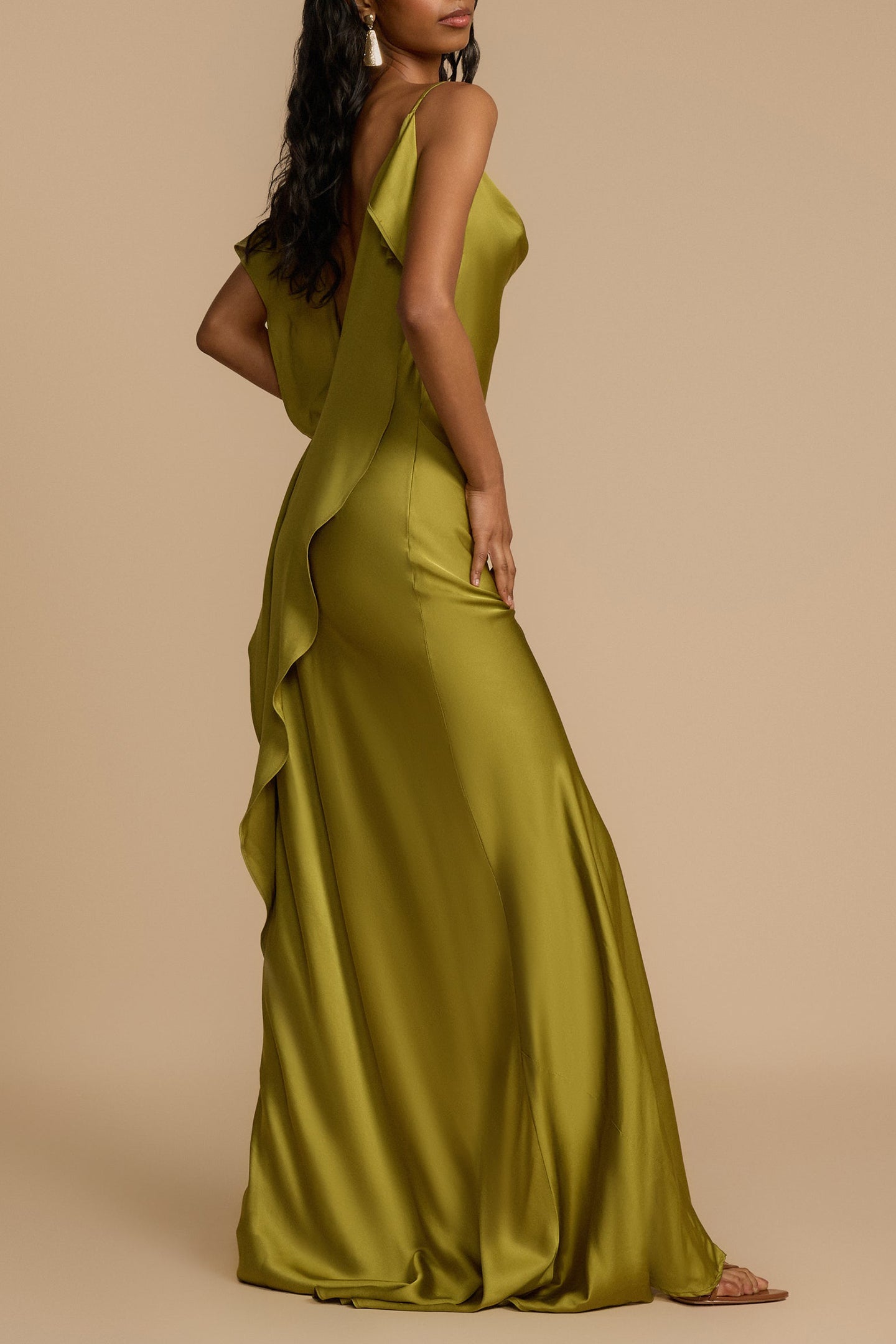 Gracefully Styled Dress for Any Occasion