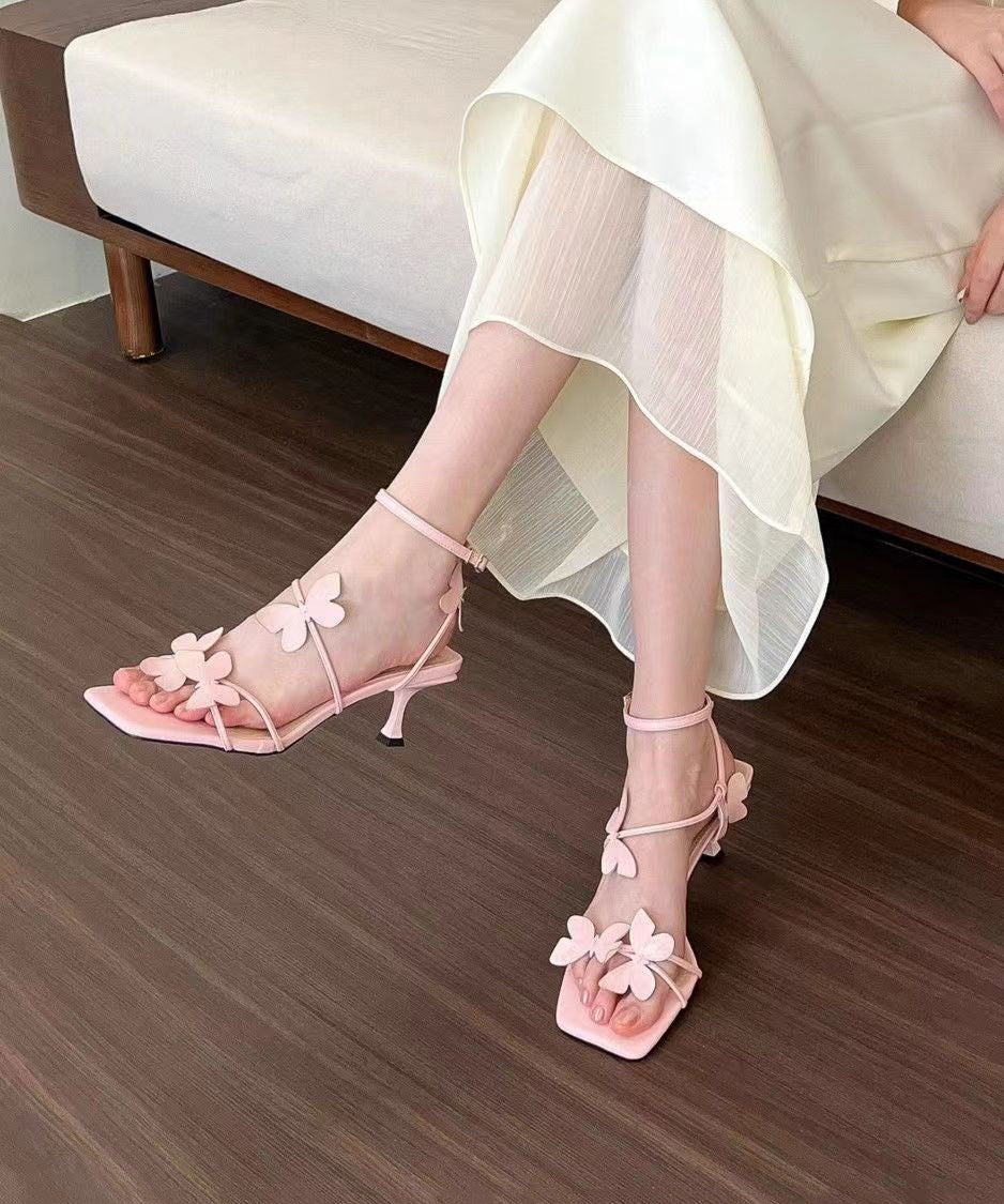 Classic Vintage Sandals with a Flattering Fit