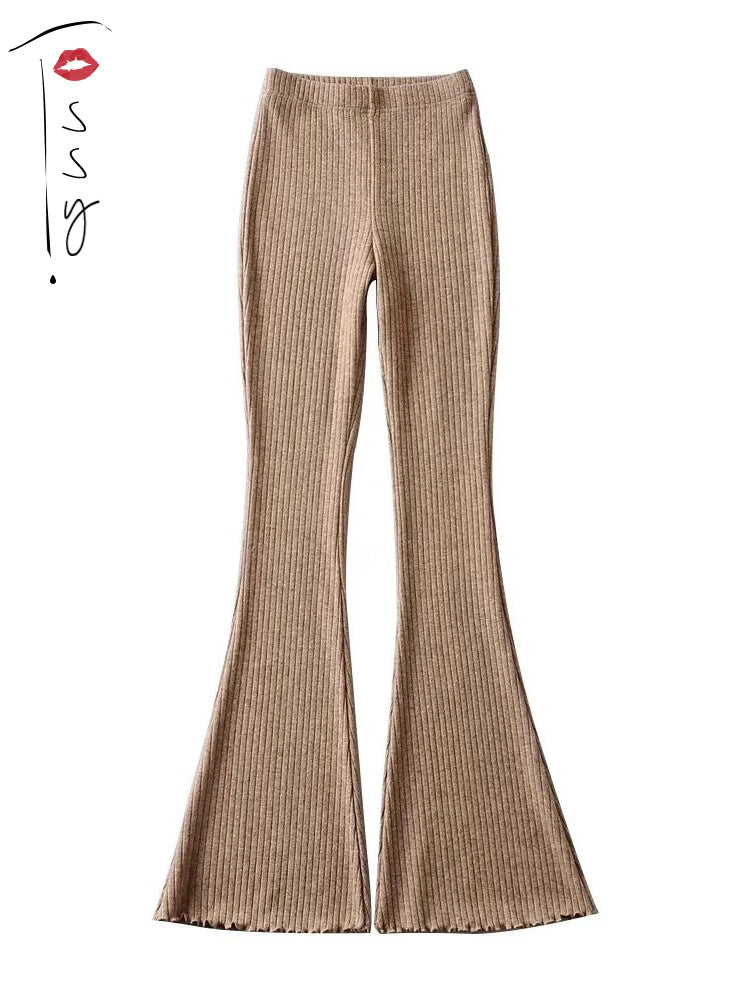 Well Tailored Pants with a Graceful Silhouette