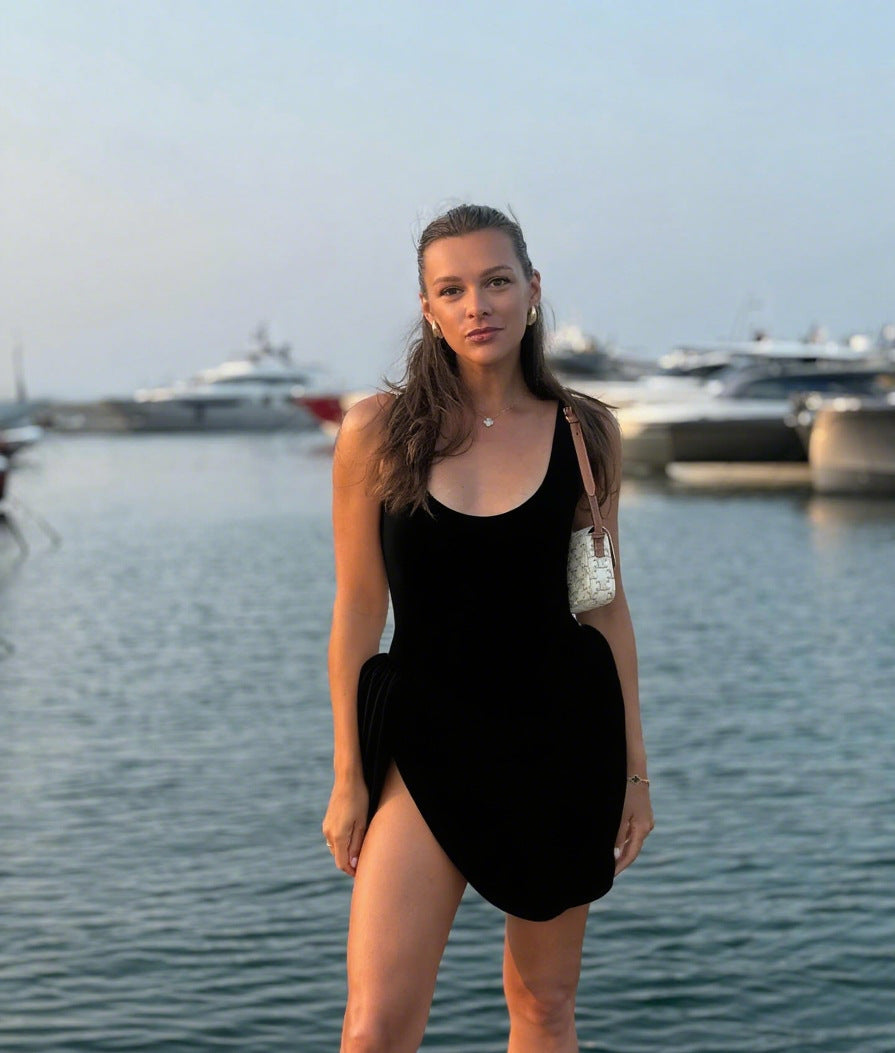 Gracefully Styled Dress for Any Occasion