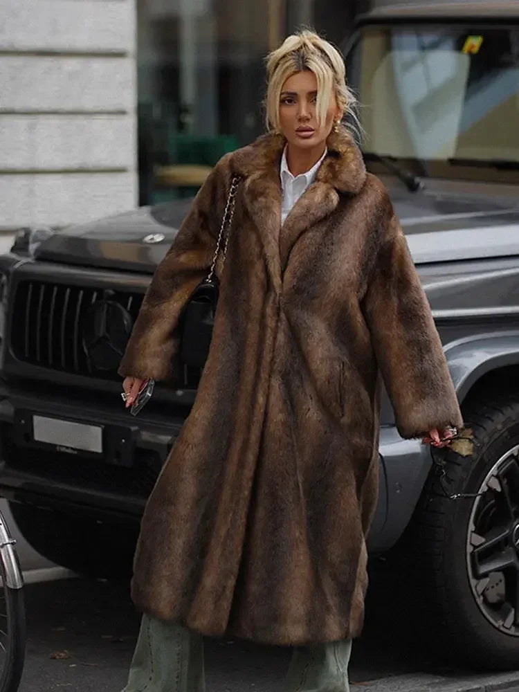 Effortlessly Elegant Coat with a Timeless Design