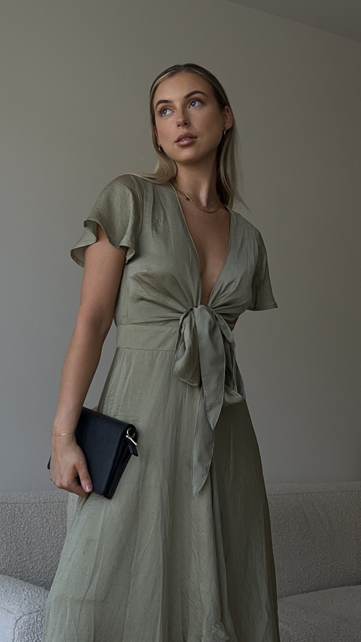 Beautifully Crafted Dress in a Classic Style