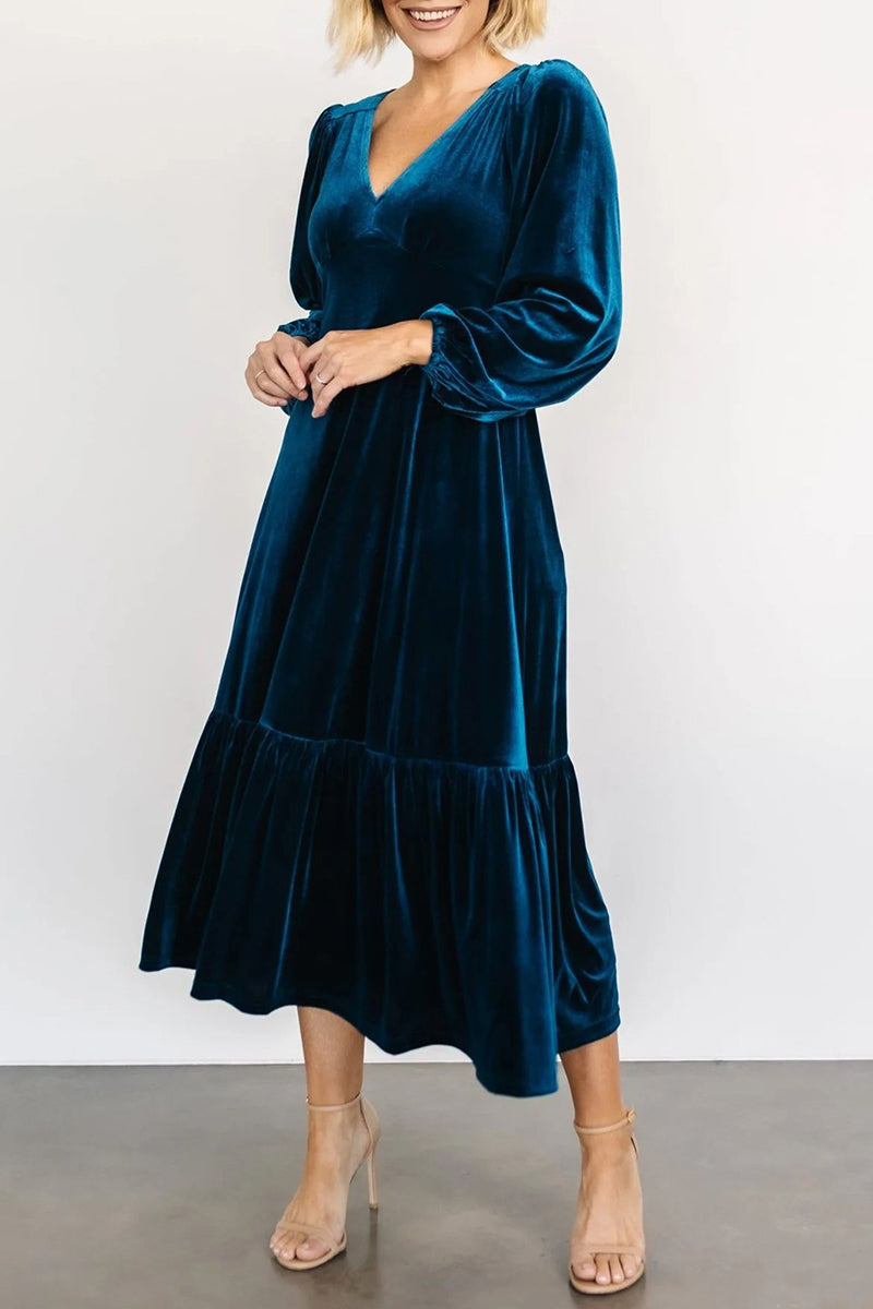 Classic Vintage Dress with a Flattering Fit