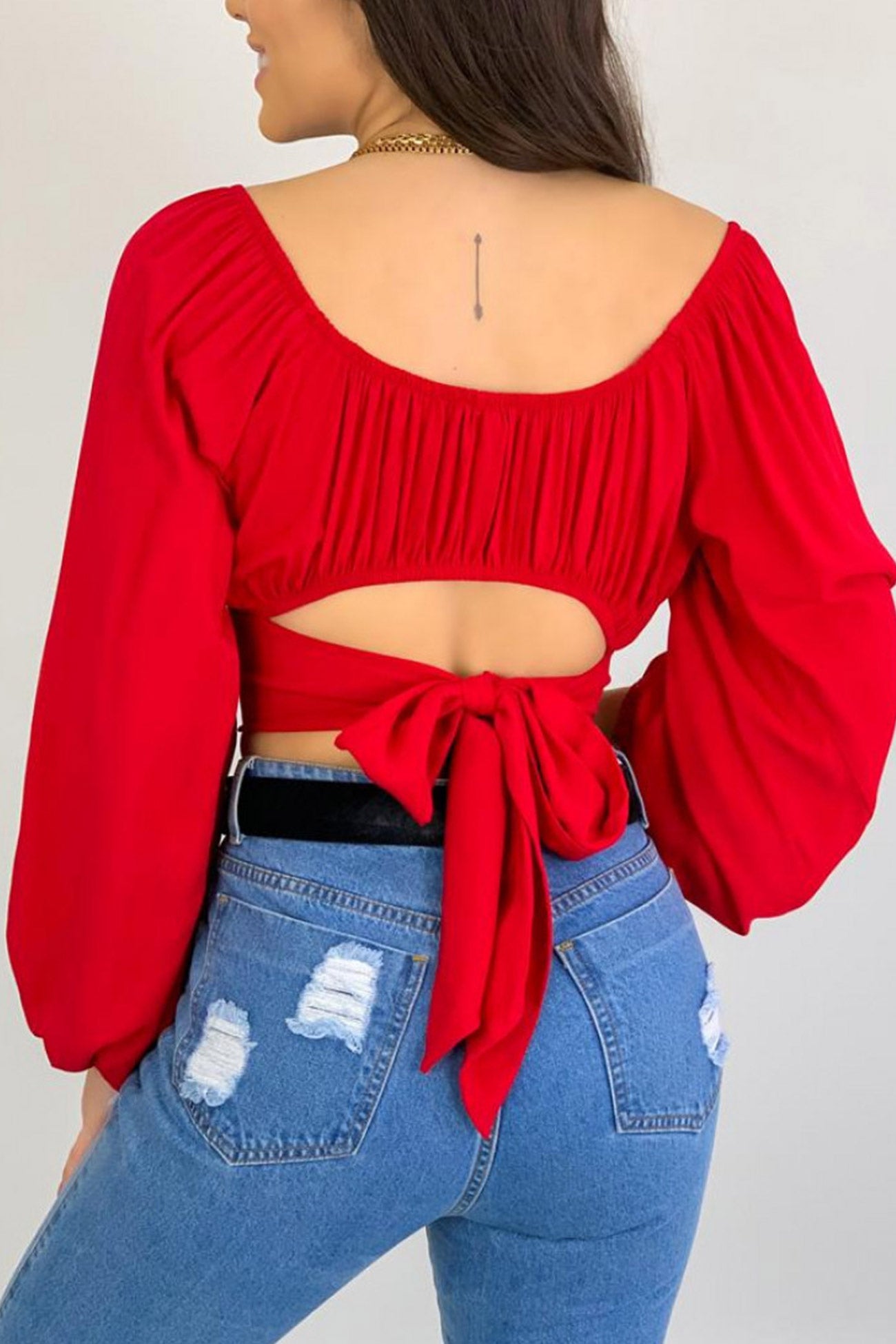 Well Tailored Top with a Graceful Silhouette