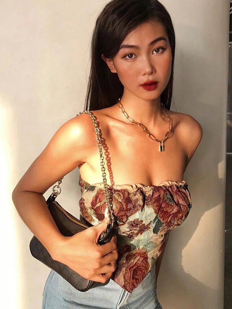 Effortlessly Elegant Top with a Timeless Design