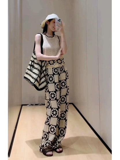 Effortlessly Elegant Top with a Timeless Design
