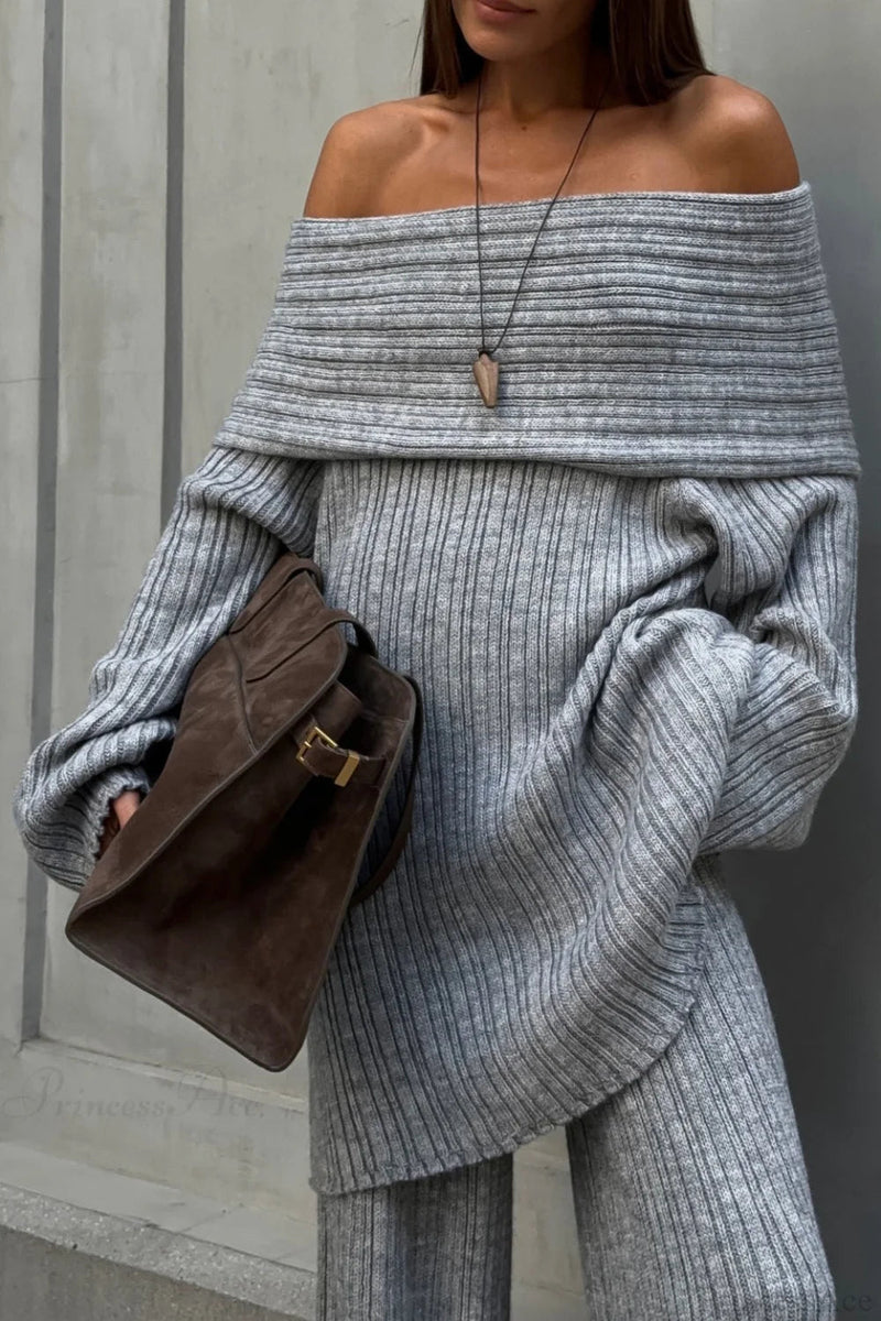 Effortlessly Elegant Pants with a Timeless Design