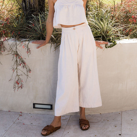 Classic Vintage Pants with a Flattering Fit