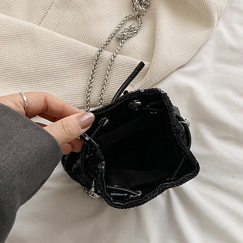 Well Tailored Bag with a Graceful Silhouette