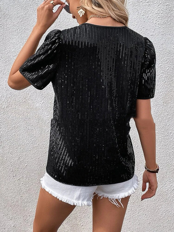 Effortlessly Elegant T-Shirt with a Timeless Design
