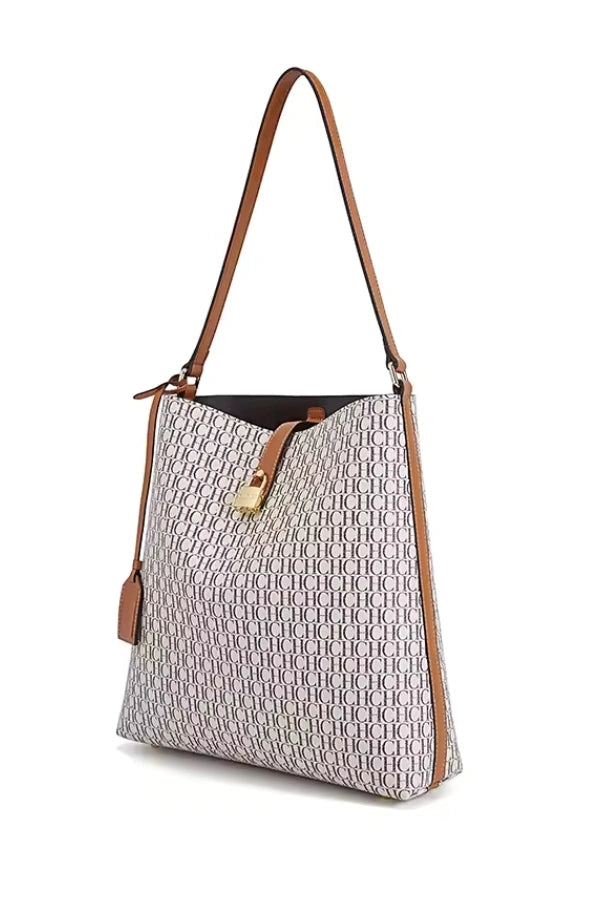 Beautifully Finished Bag in a Timeless Design