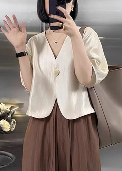 Classic Vintage Shirt with a Flattering Fit