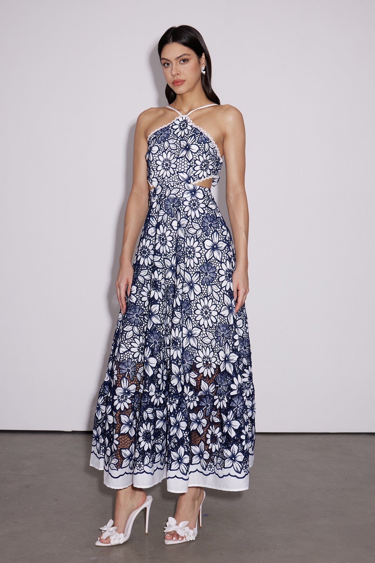 Gracefully Styled Dress for Any Occasion
