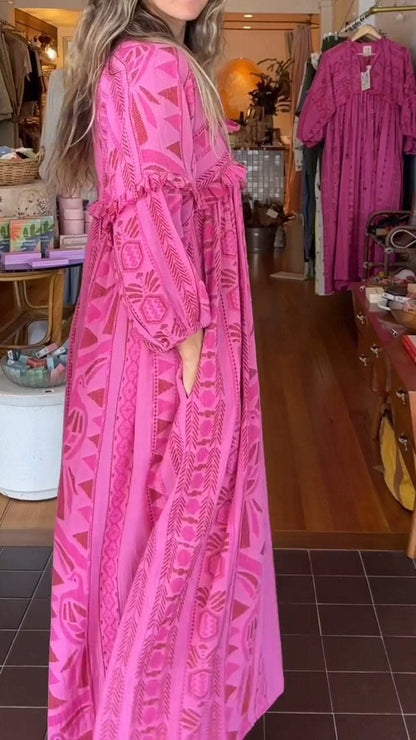 Beautifully Finished Dress in a Timeless Design