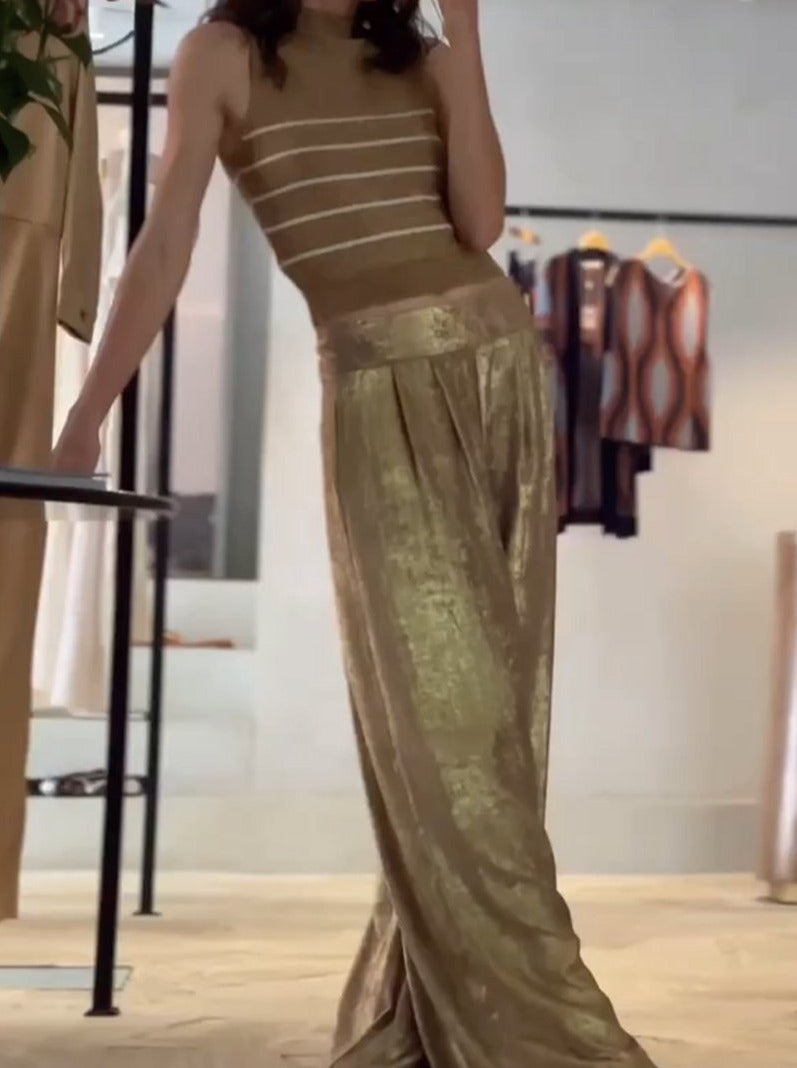 Beautifully Finished Top in a Timeless Design