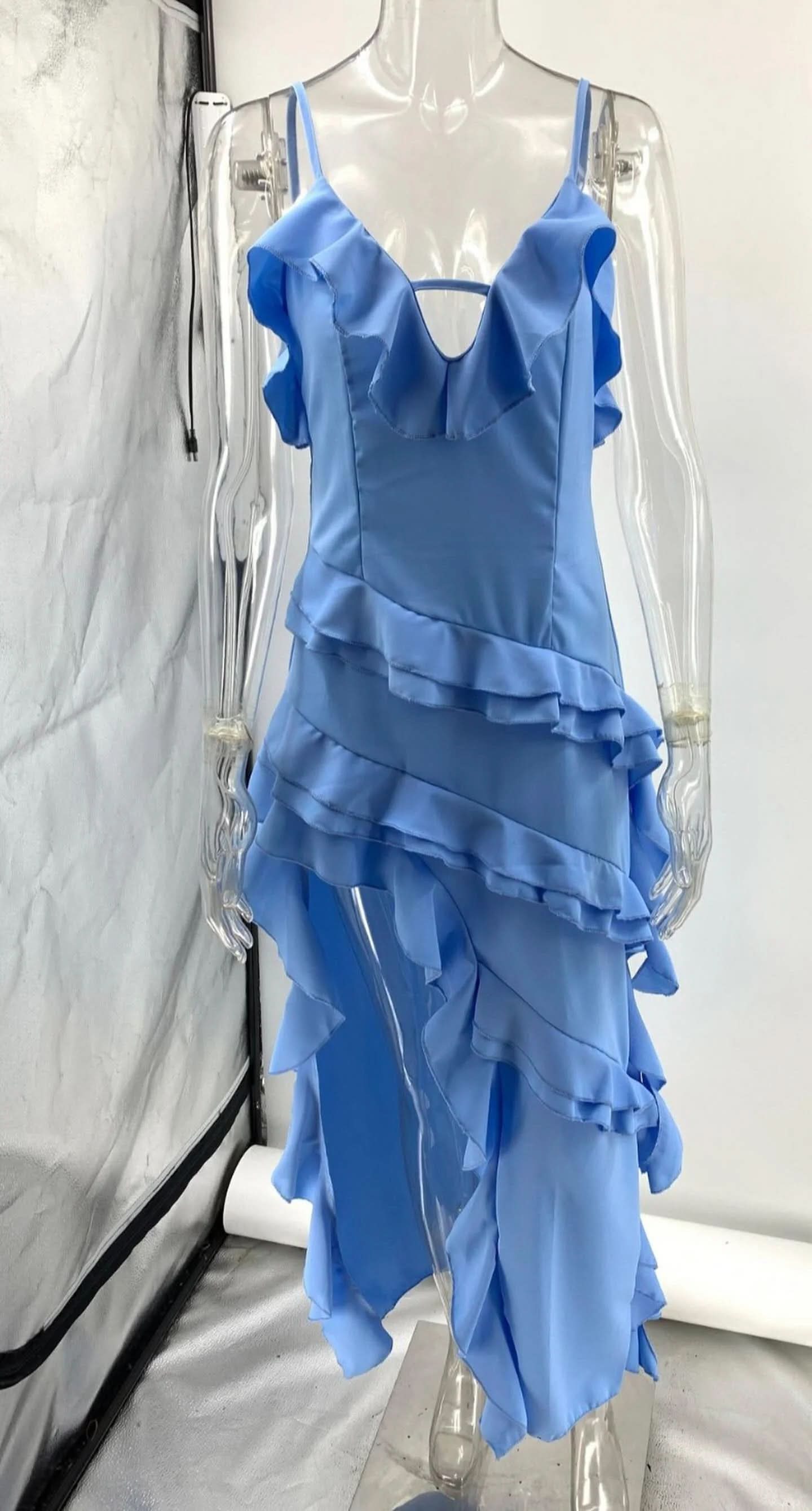 Beautifully Finished Dress in a Timeless Design