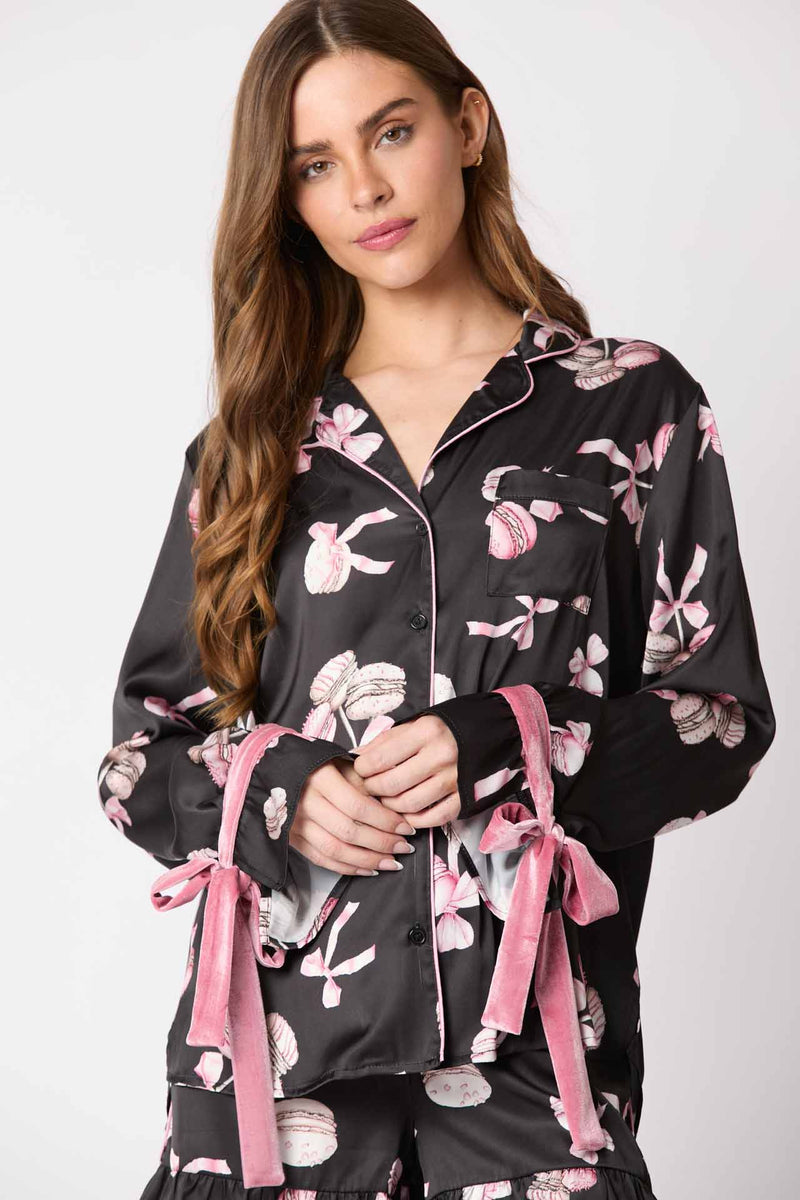 Effortlessly Elegant Garment with a Timeless Design