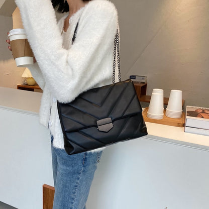 Polished Bag with an Effortless Classic Look