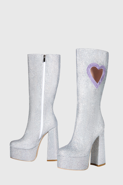 Effortlessly Elegant Boots with a Timeless Design