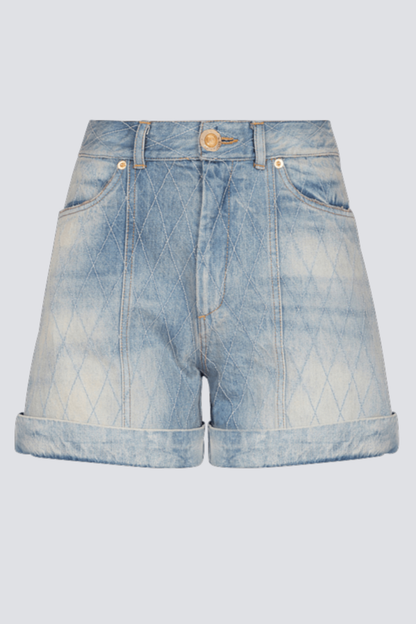 Sophisticated Garment with a Clean Classic Look