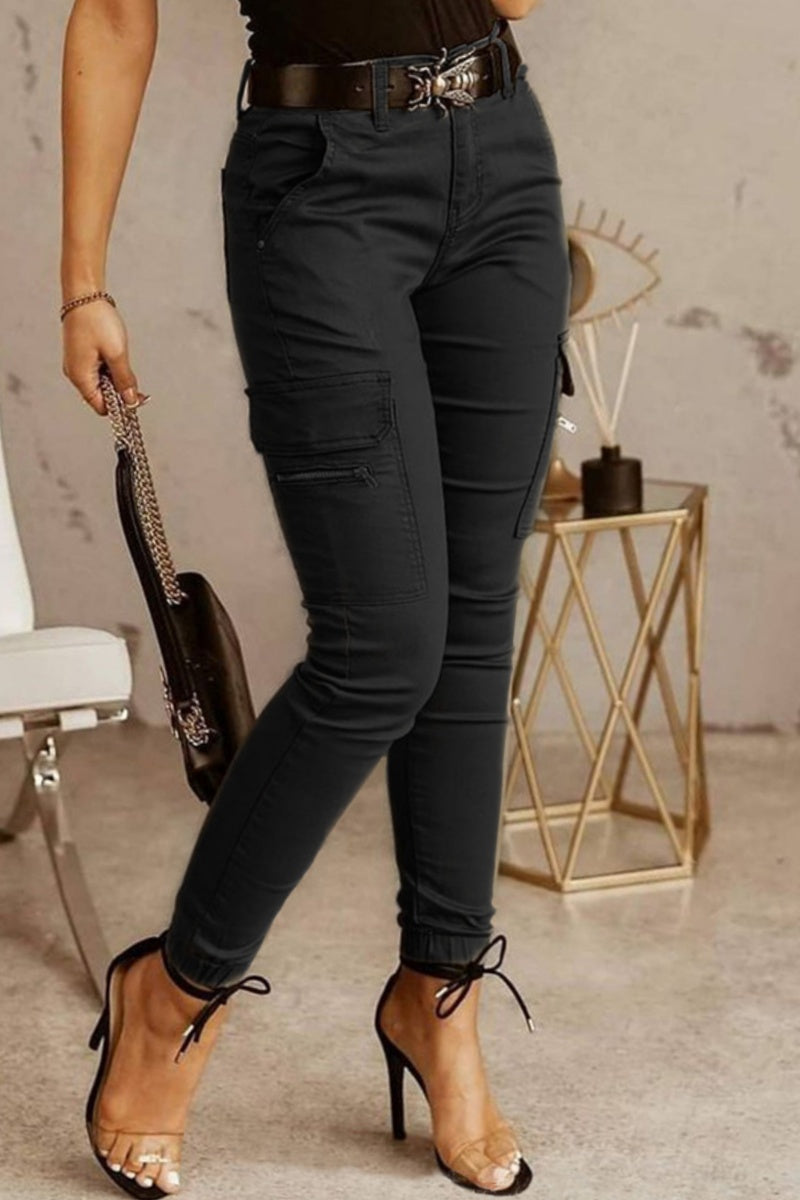 Effortlessly Elegant Trousers with a Timeless Design