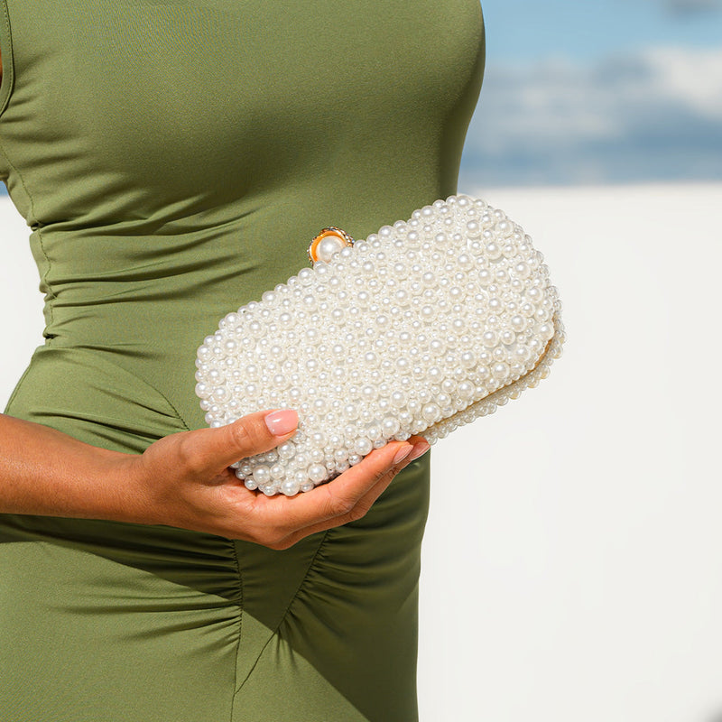 Well Tailored Bag with a Graceful Silhouette