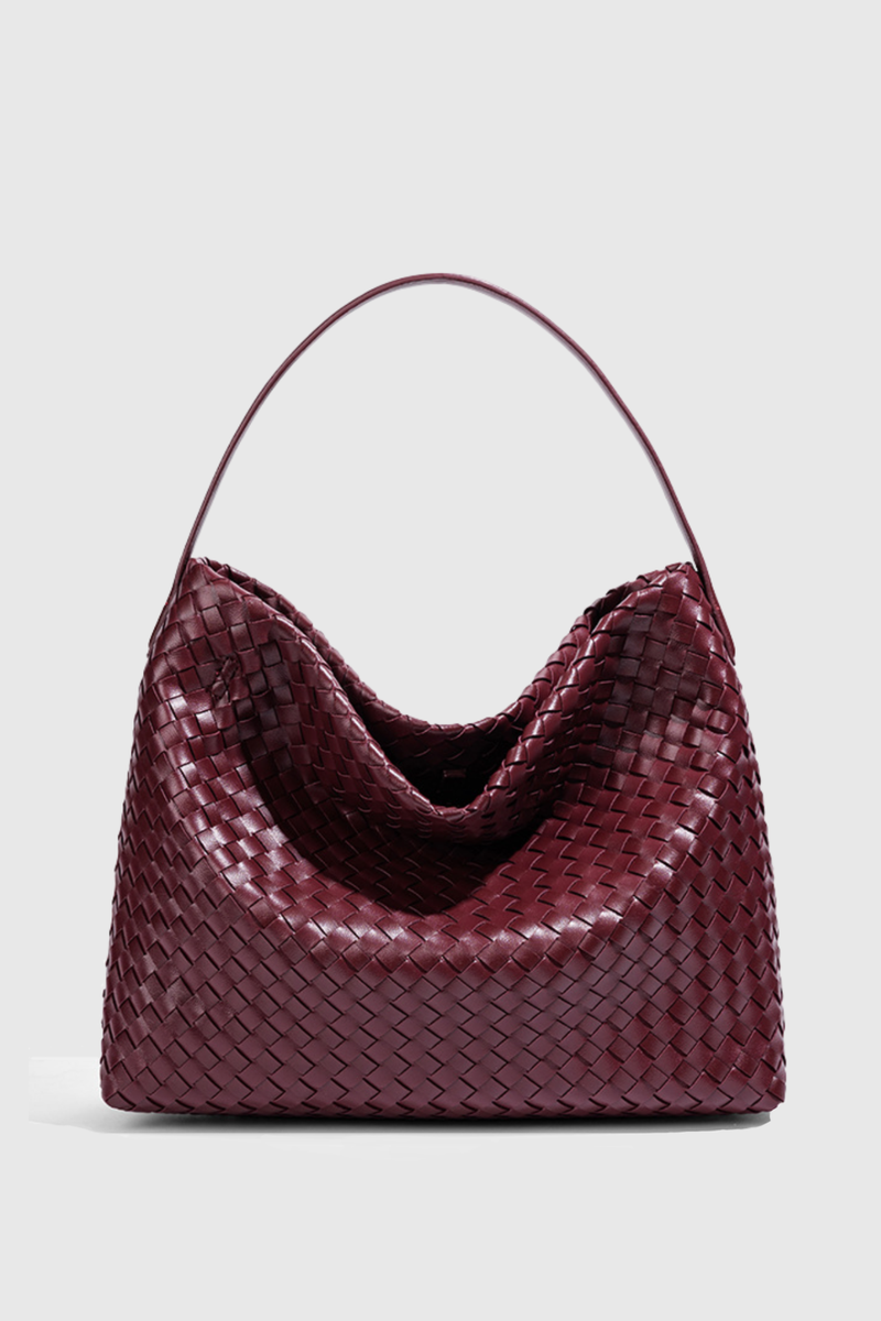 Effortlessly Elegant Bag with a Timeless Design