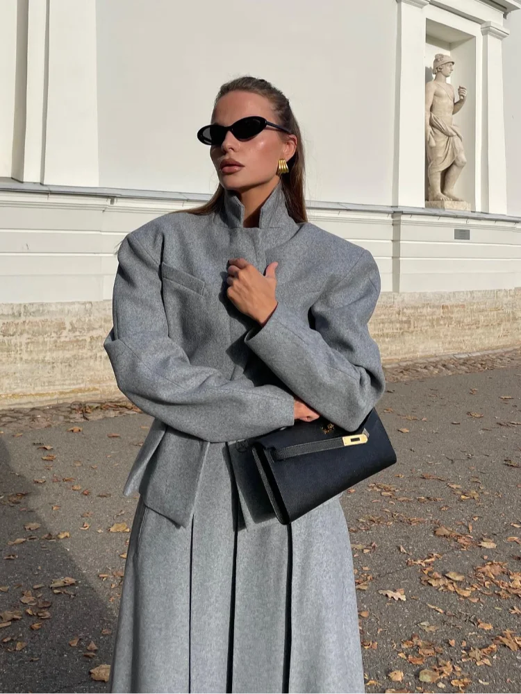 Sophisticated Garment with a Clean Classic Look