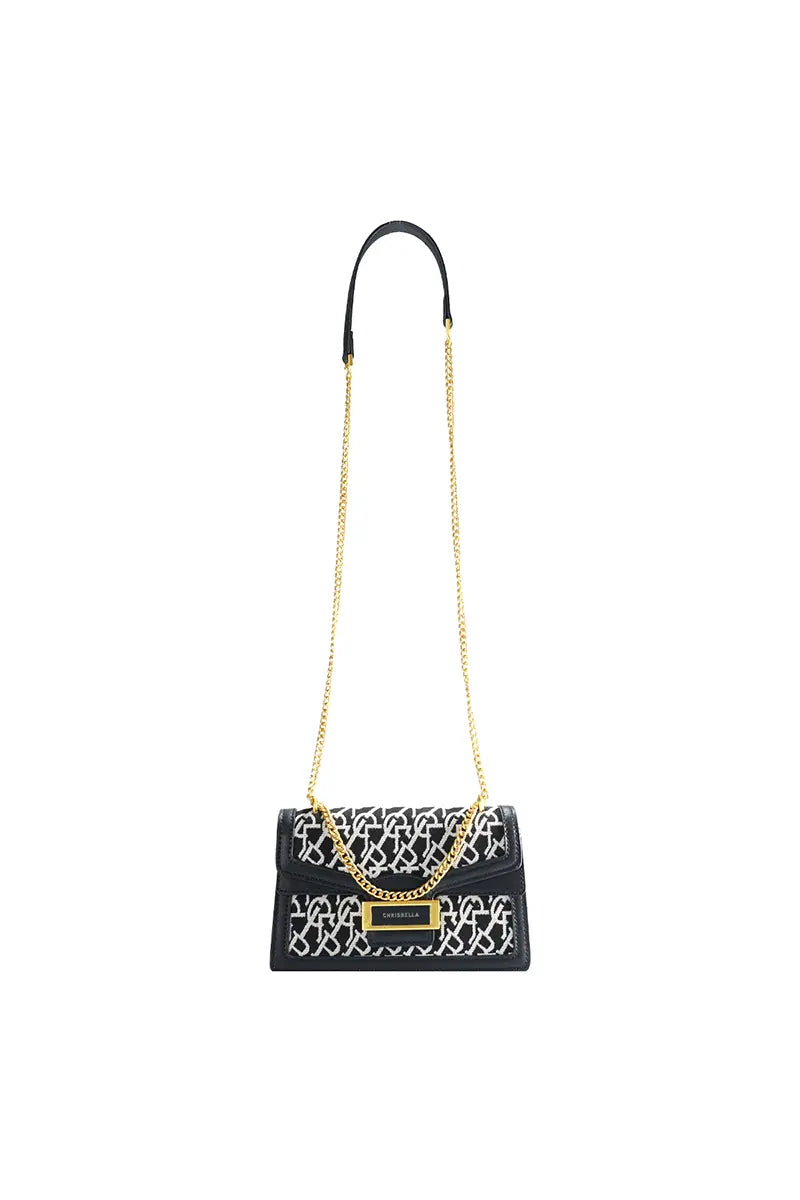 Well Tailored Bag with a Graceful Silhouette