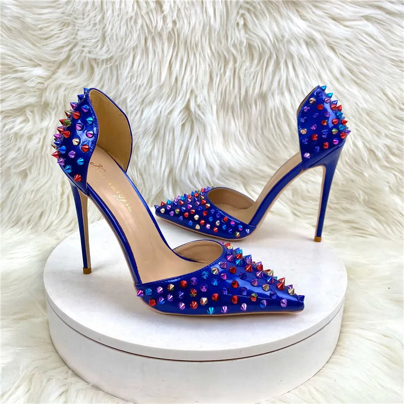 Well Tailored Sandals with a Graceful Silhouette