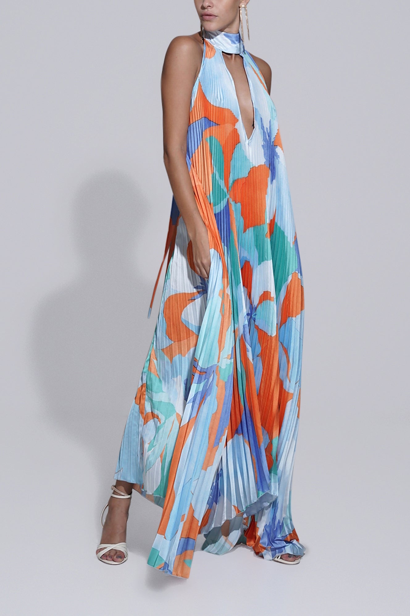 Effortlessly Elegant Garment with a Timeless Design