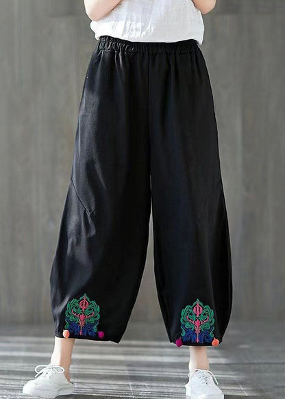 Effortlessly Elegant Pants with a Timeless Design